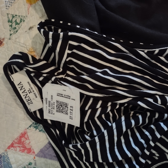 NWT Zenana silky soft twist front top - Picture 3 of 3